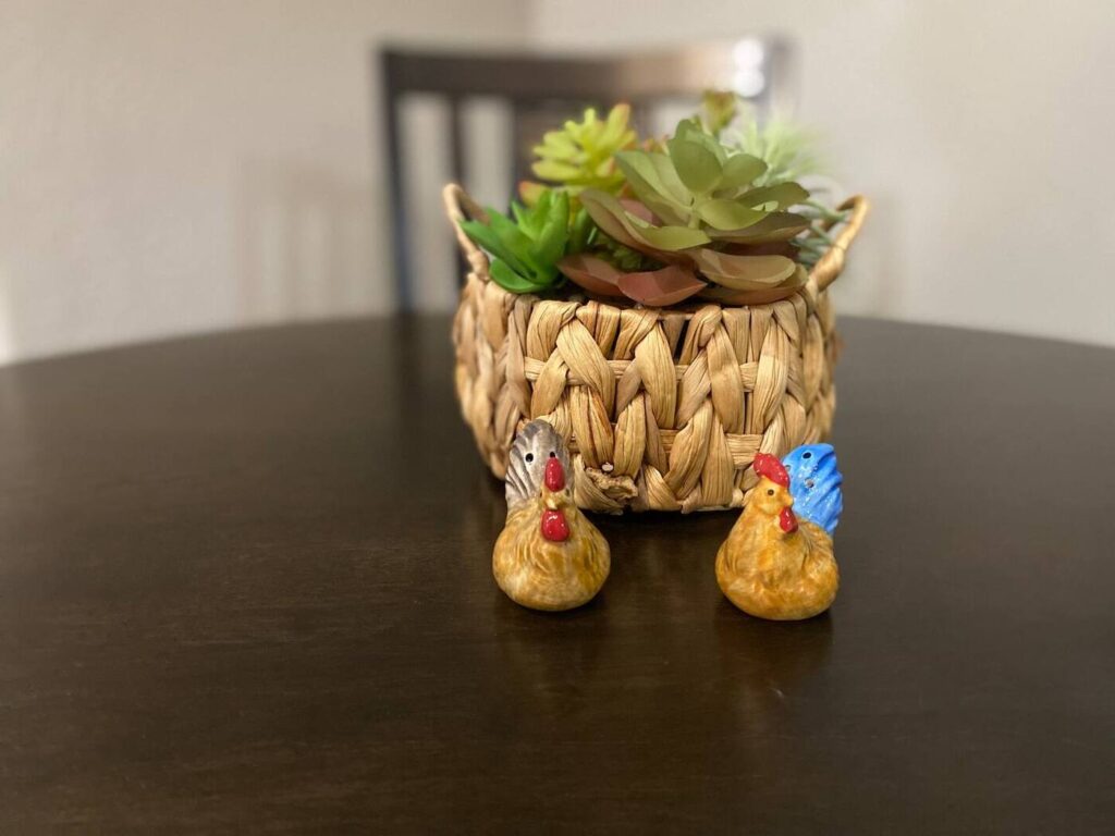chicken salt and pepper shakers on the table