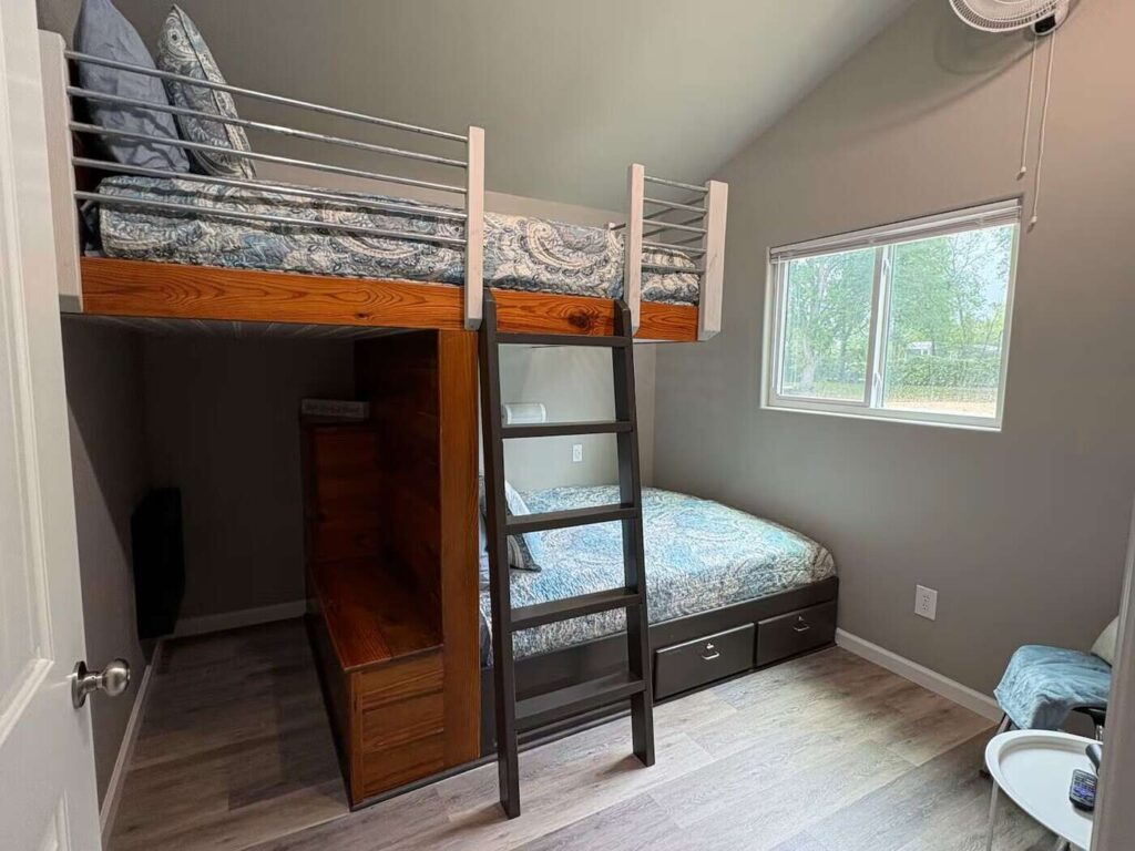 2nd bedroom at the goat shack cabin